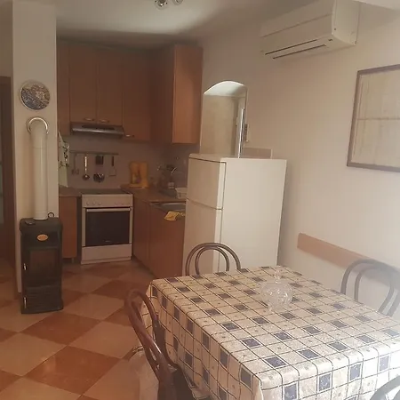 Mate * Kaštela